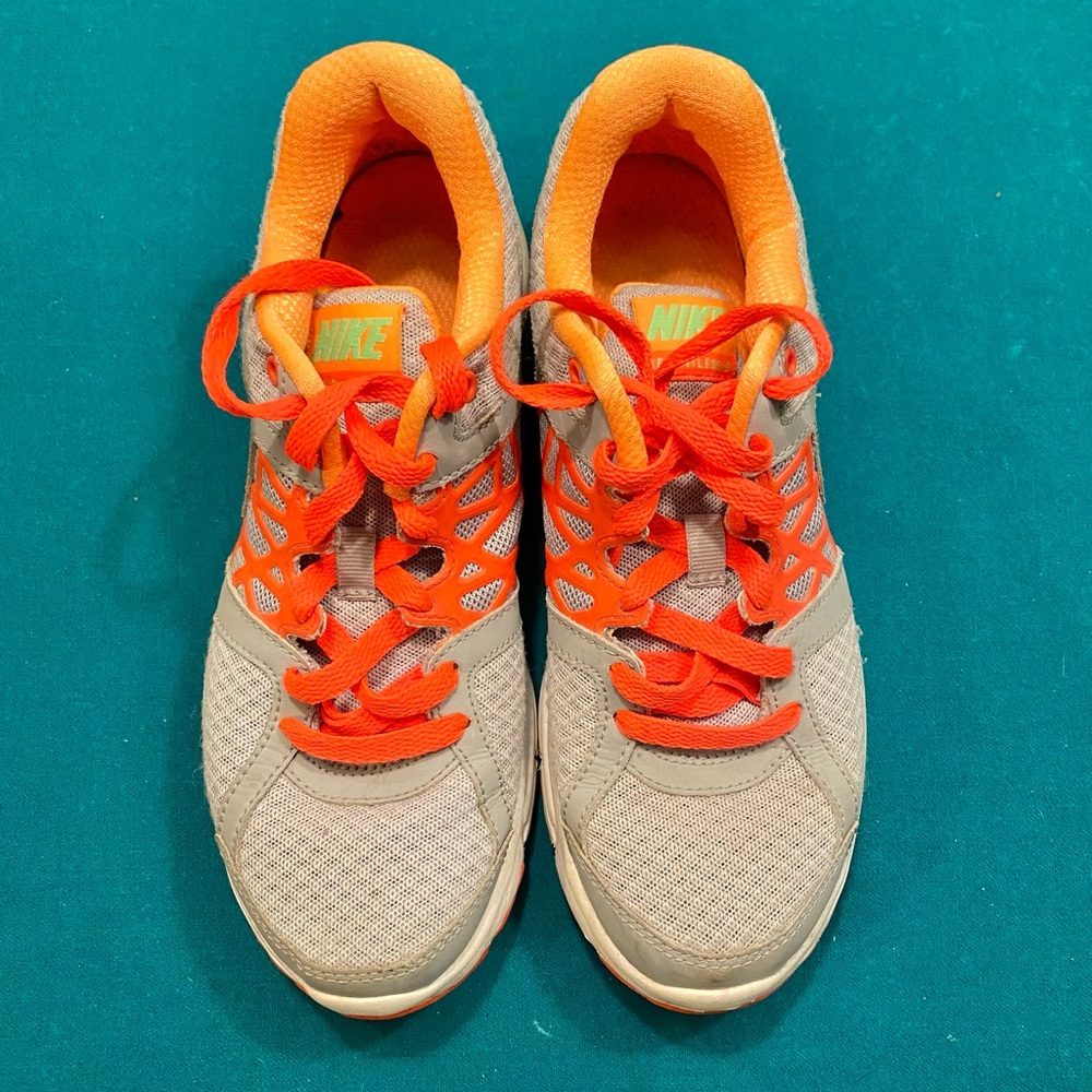 Nike Tennis Shoes
